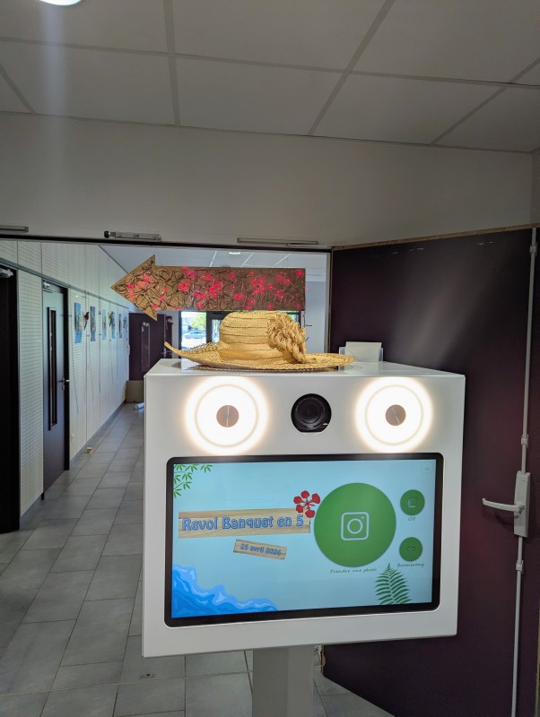 Notre photobooth présent à Viriat : La Revole des Conscrits s’éclate avec Selfie One !