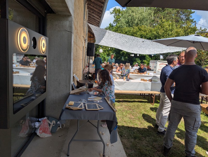 Fêter ses 10 ans de mariage avec un photobooth près de Bourg-en-Bresse